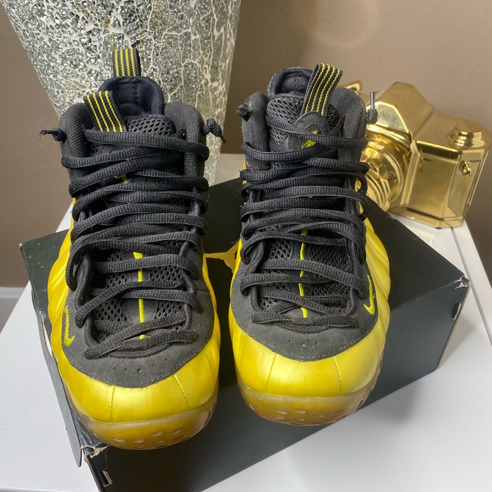 Men’s size 7.5 Nike foamposites the originals Released 2012